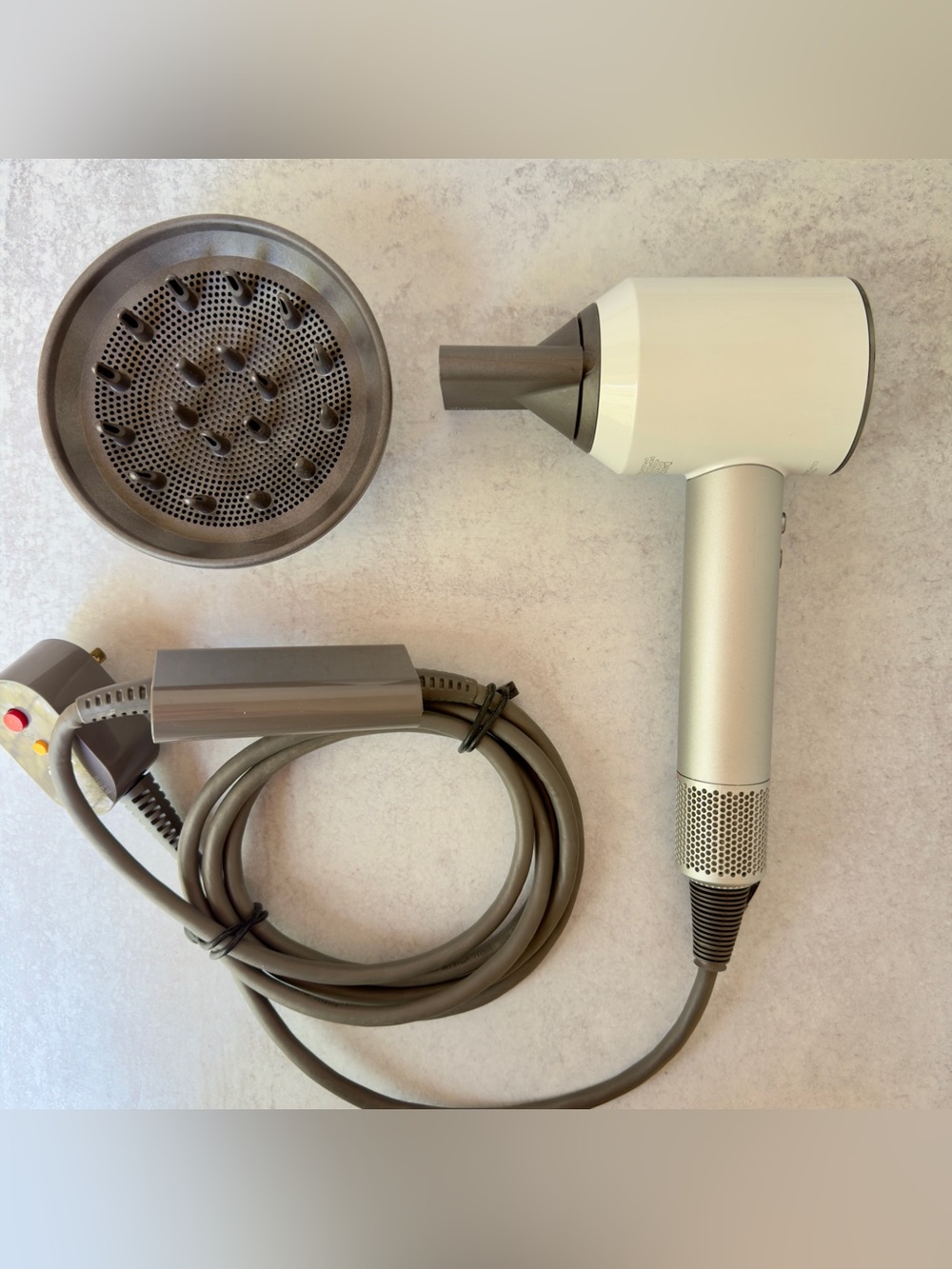 Refurbished Dyson Supersonic™ hair dryer (2 attachments)
